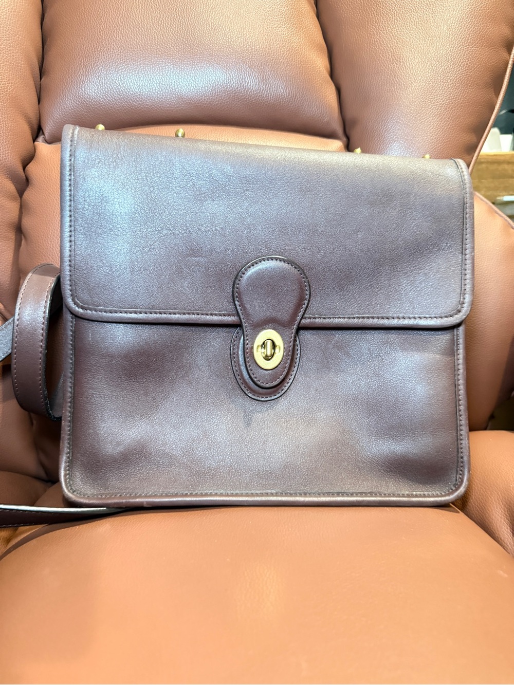 Coach F09927 Brown Glove Tanned Leather Turnlock Shoulder Bag